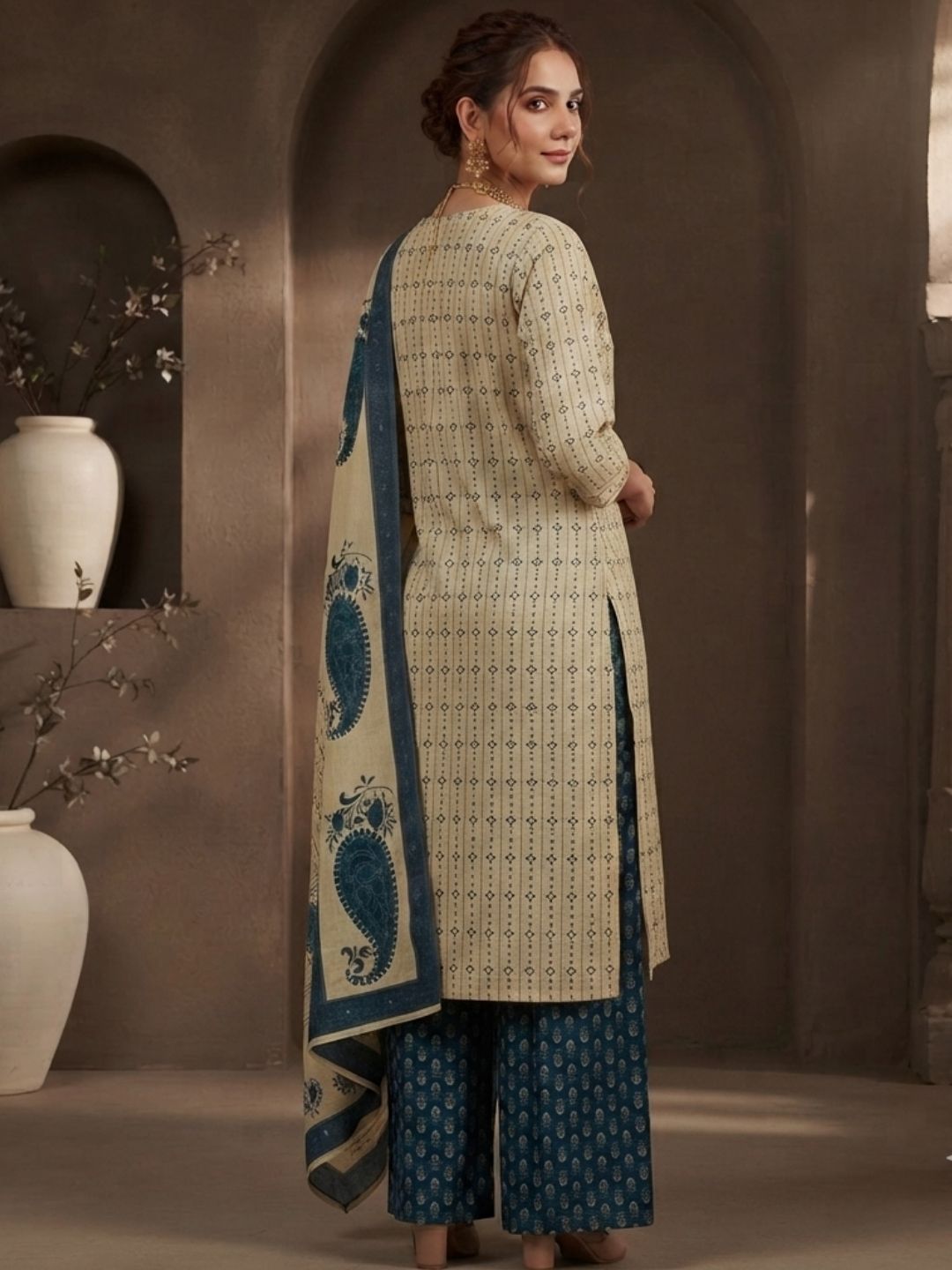 Paisley Motif Straight Kurta Set with Printed Dupatta