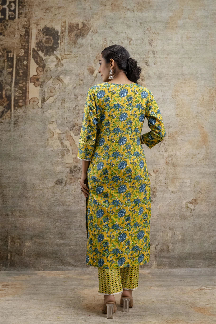 mokshi Women Viscose Rayon Kurta Pant Dupatta Set