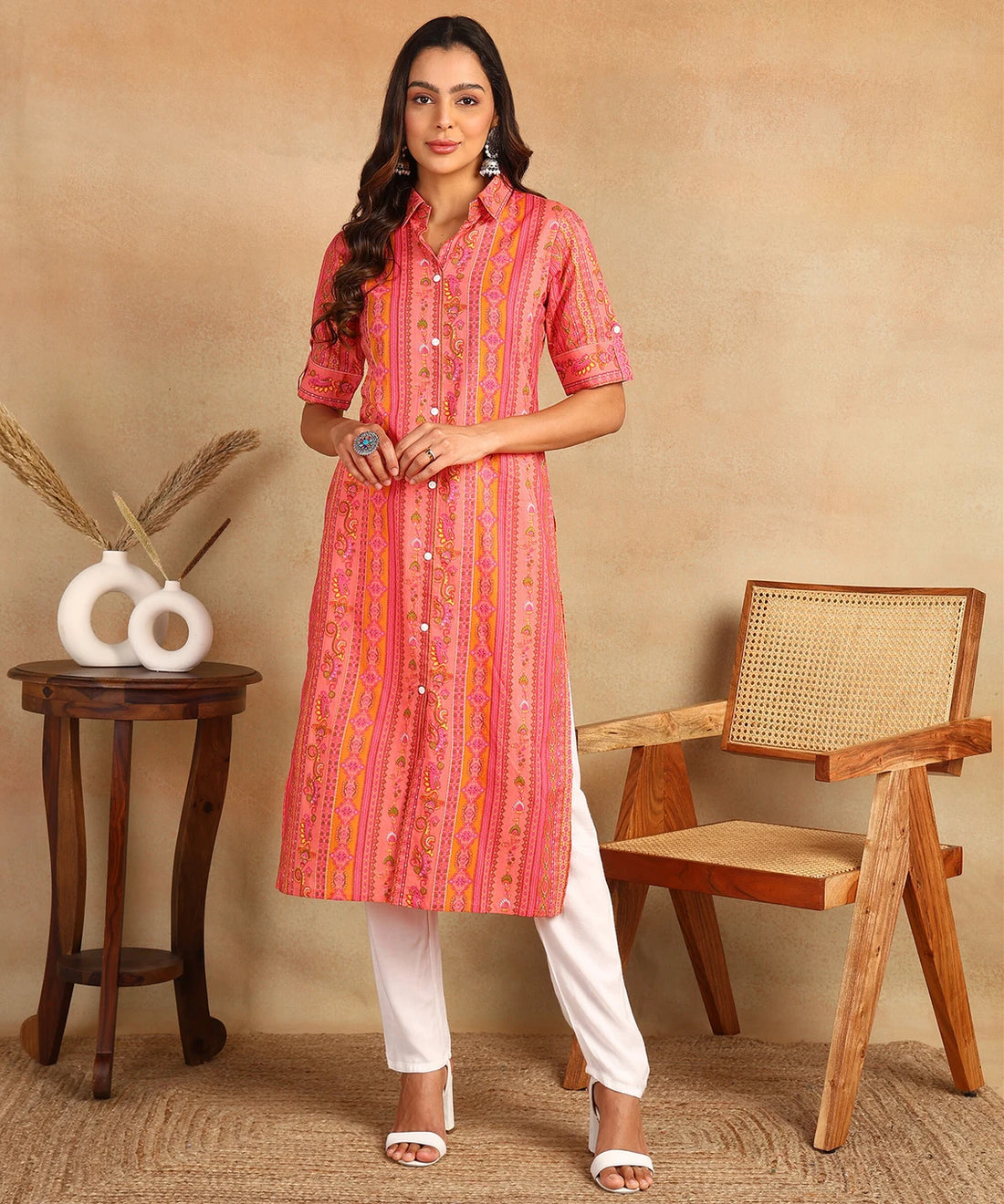 mokshi Women Printed Viscose Rayon Frontslit Kurta (Pink)