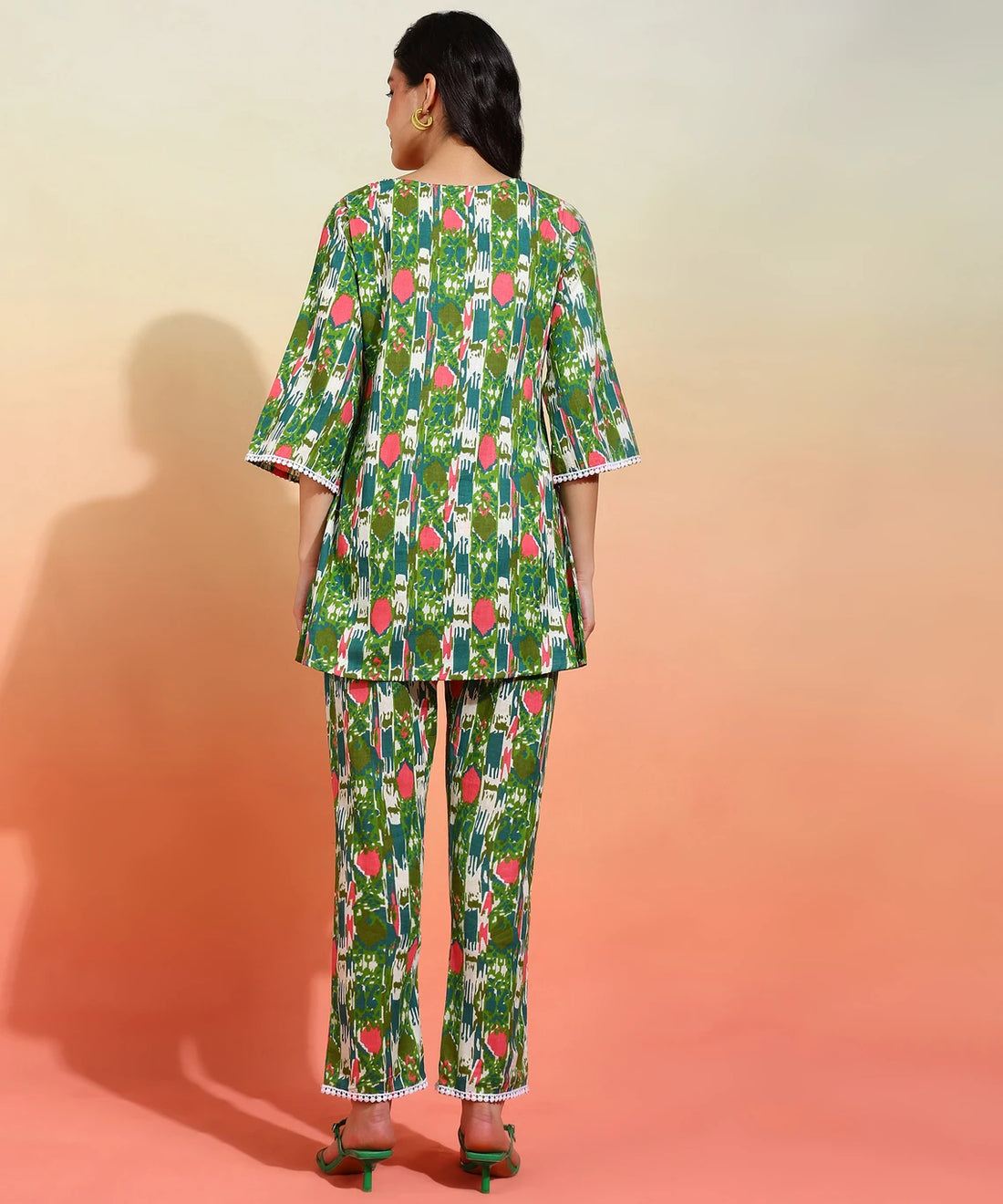 mokshi Women Viscose Rayon Kurti Pant Set
