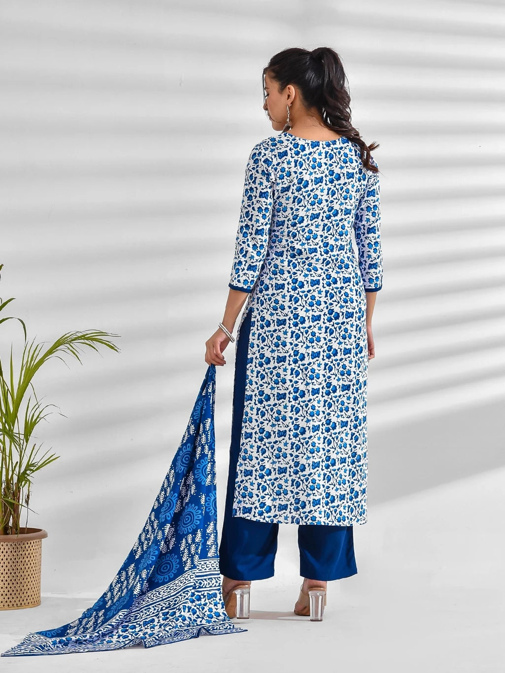 mokshi Women Viscose Rayon Kurta Pant Dupatta Set