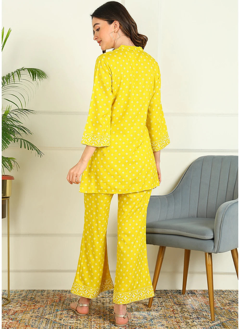 mokshi Women Viscose Rayon Kurti Pant Set