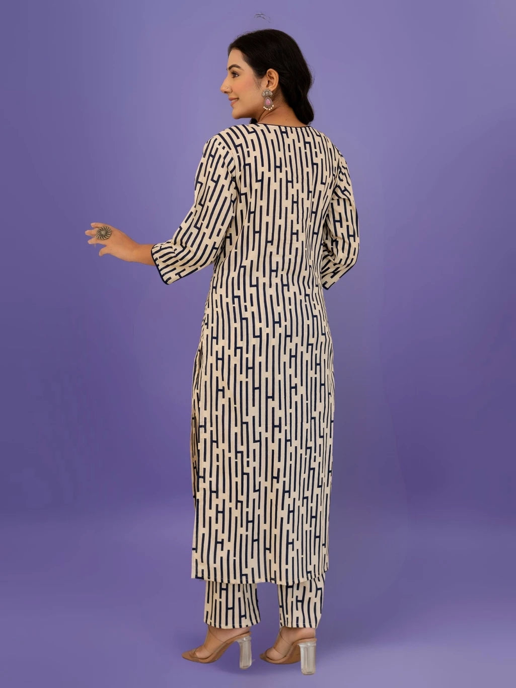 mokshi Women Viscose Rayon Kurta Pant Set
