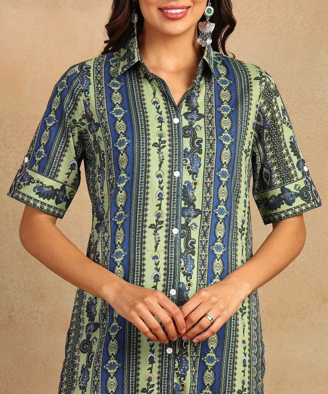 mokshi Women Printed Viscose Rayon Frontslit Kurta (Green)