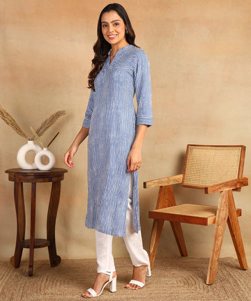 mokshi Printed Viscose Rayon Straight Kurta for Women (Blue)
