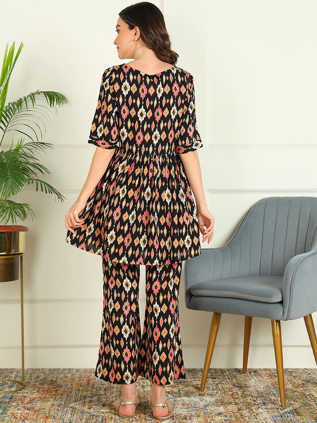 mokshi Women Viscose Rayon Kurti Pant Set