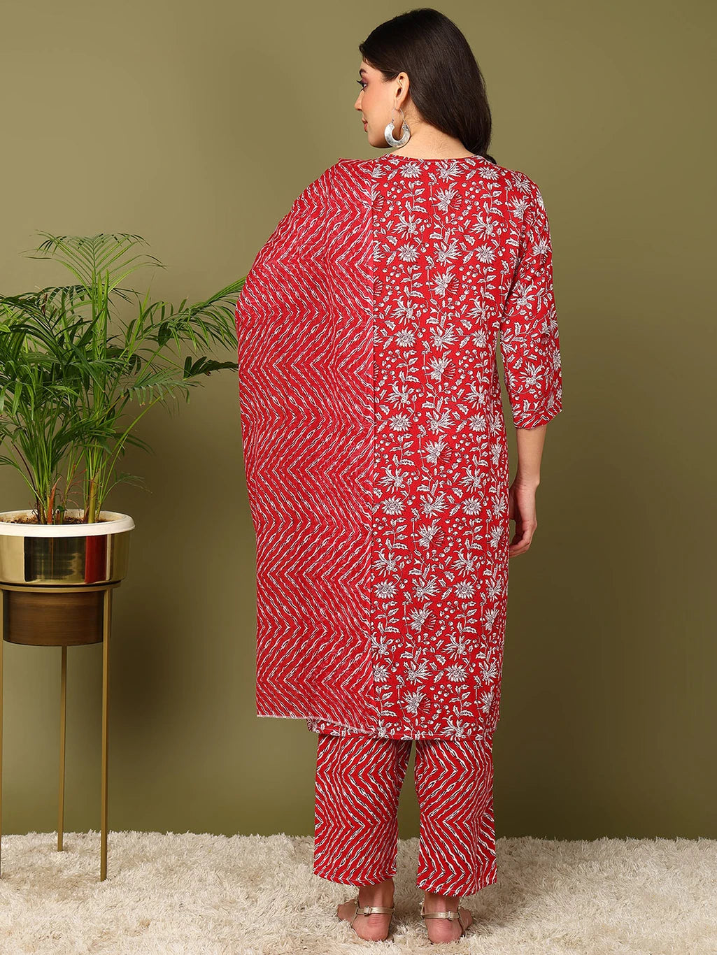mokshi Women Cotton Blend Kurta Pant Dupatta Set